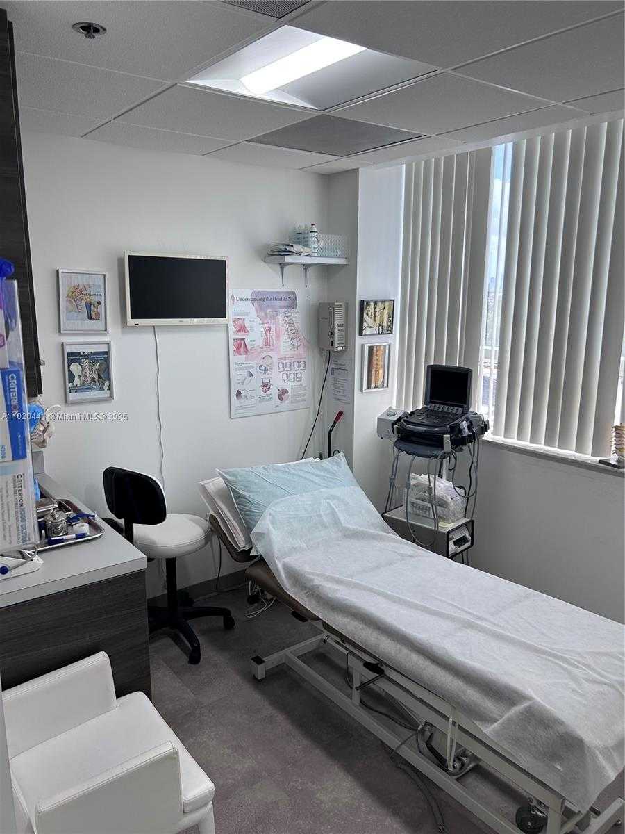 Small Image of 2601 SOUTH WEST 37TH AVE #503, Miami Number 10
