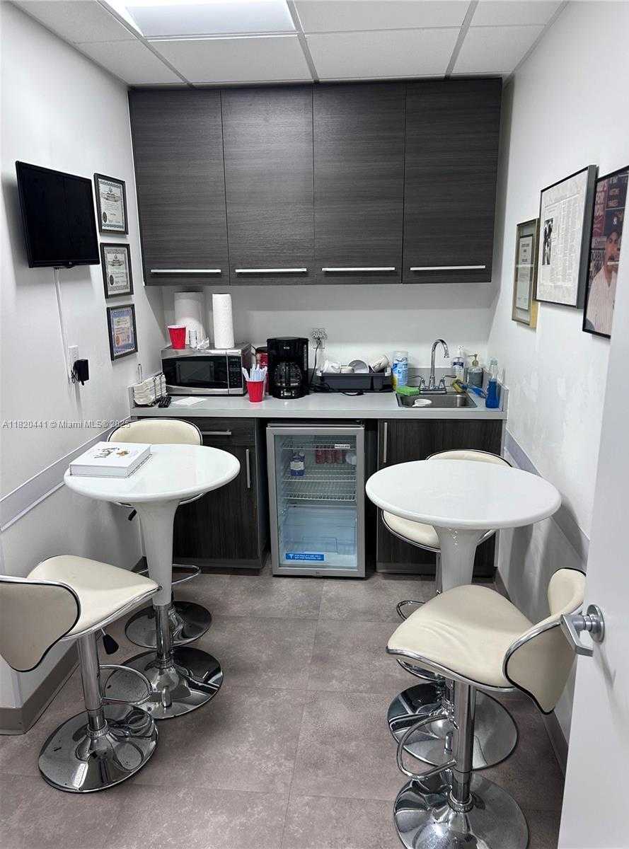 Small Image of 2601 SOUTH WEST 37TH AVE #503, Miami Number 6