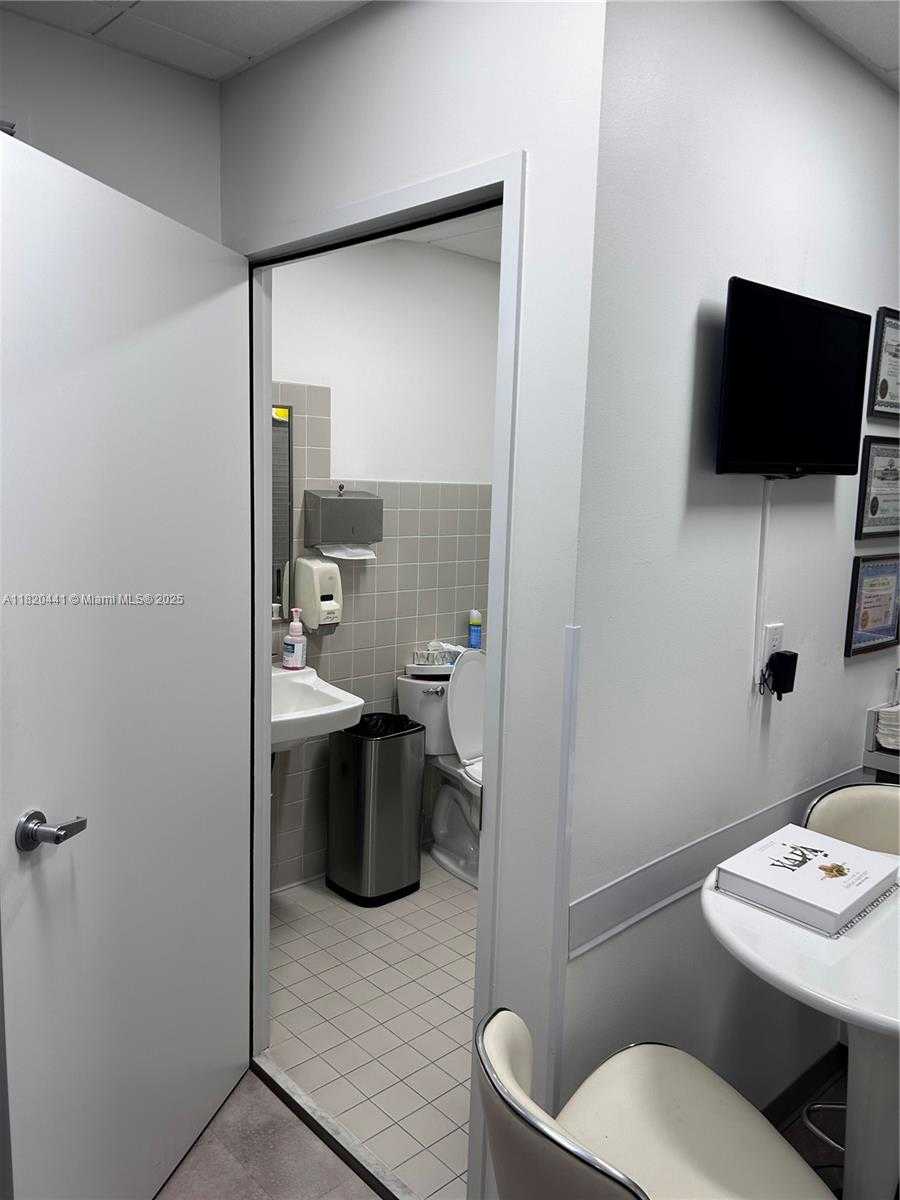 Small Image of 2601 SOUTH WEST 37TH AVE #503, Miami Number 7