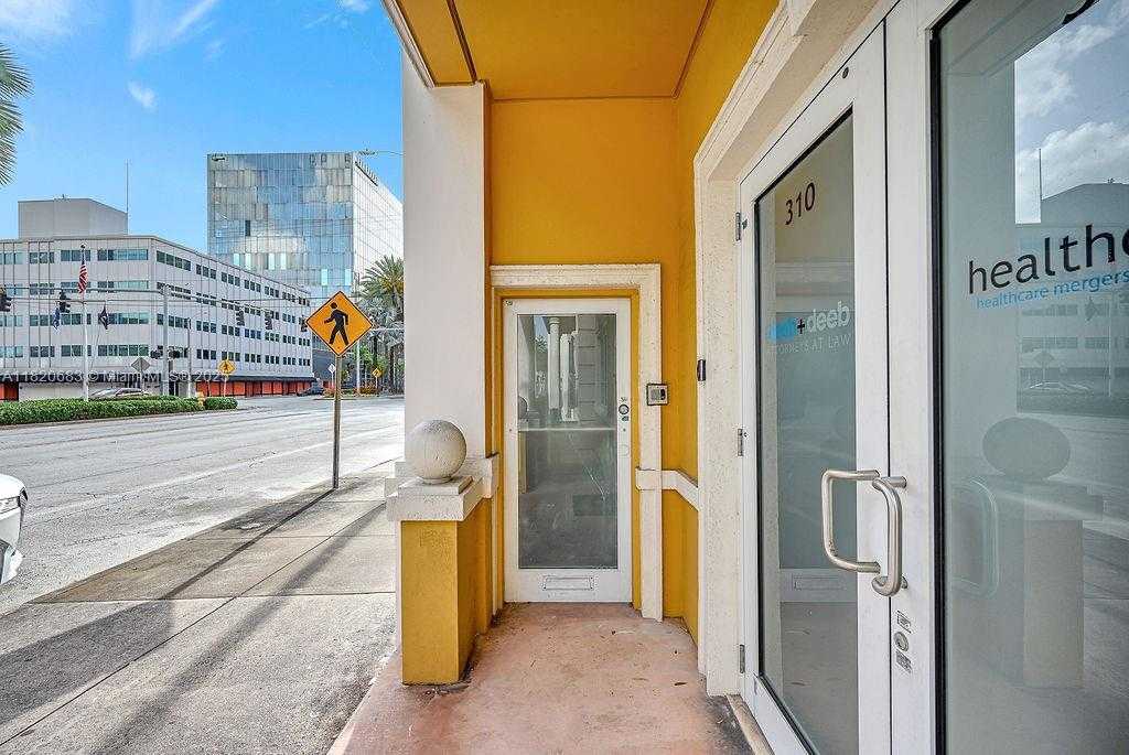 Small Image of 308 ALHAMBRA CIR, Coral Gables Number 6