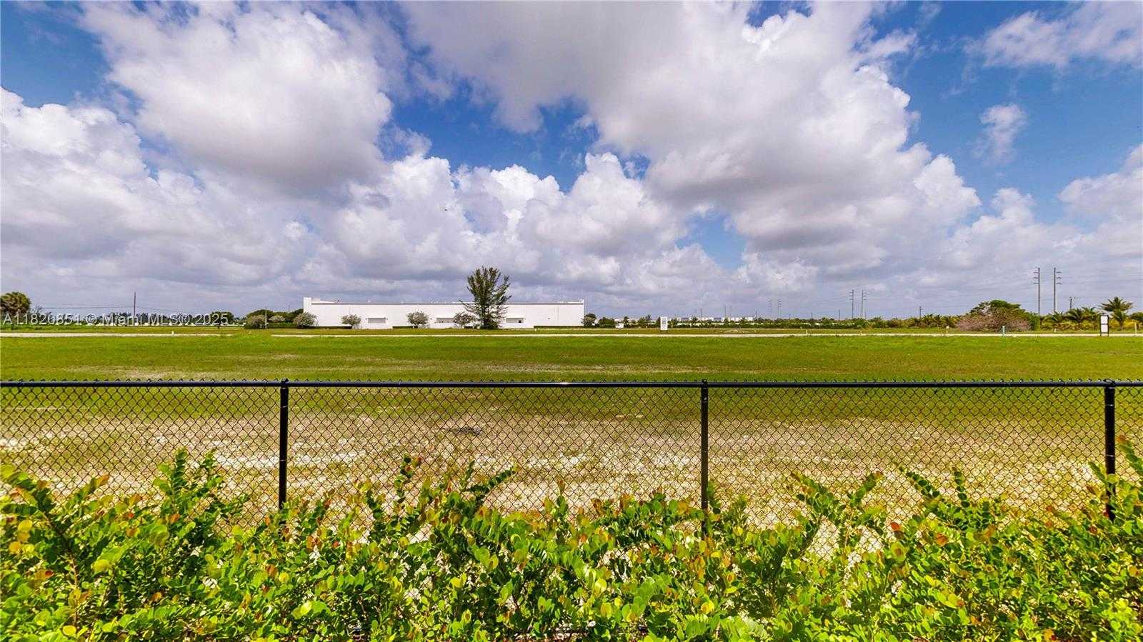 Small Image of 1770 SOUTH EAST 38TH AVE #11, Homestead Number 41