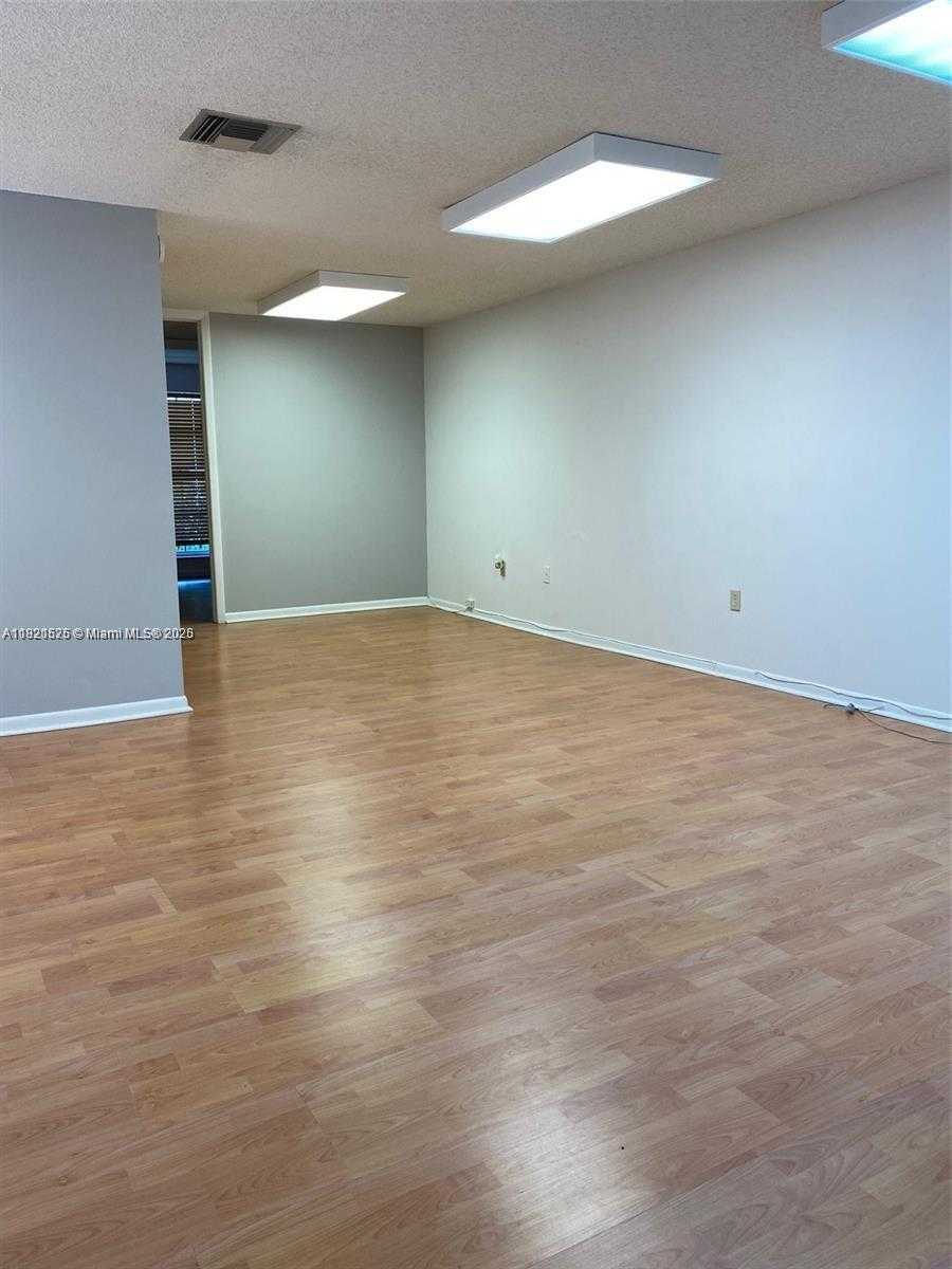 Small Image of 10544 NORTH WEST 26TH ST, Doral Number 5