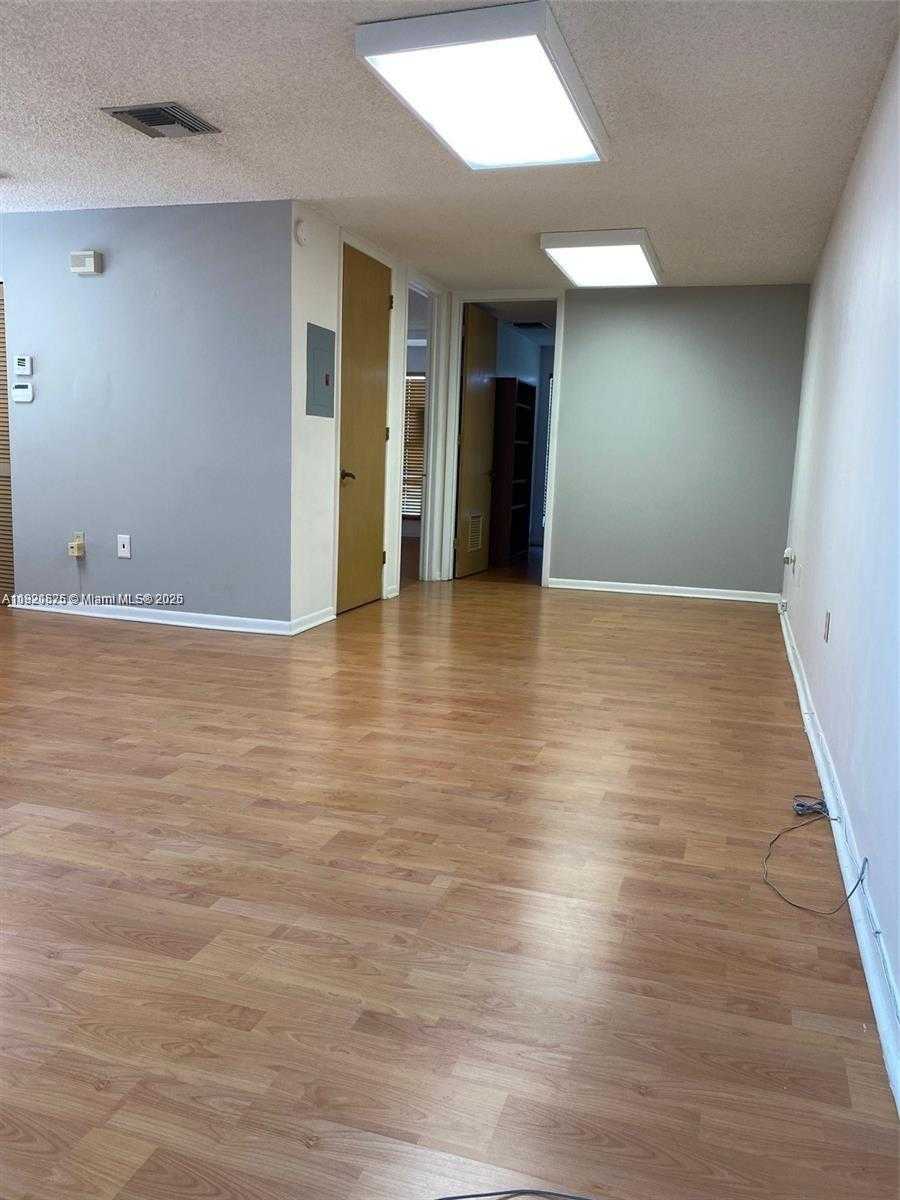 Small Image of 10544 NORTH WEST 26TH ST, Doral Number 6