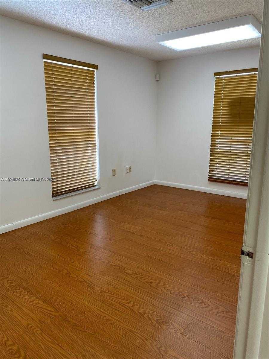 Small Image of 10544 NORTH WEST 26TH ST, Doral Number 9