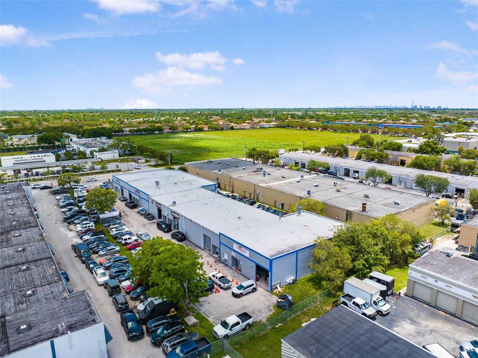 Small Image of 12468 SOUTH WEST 128TH ST, Miami Number 17