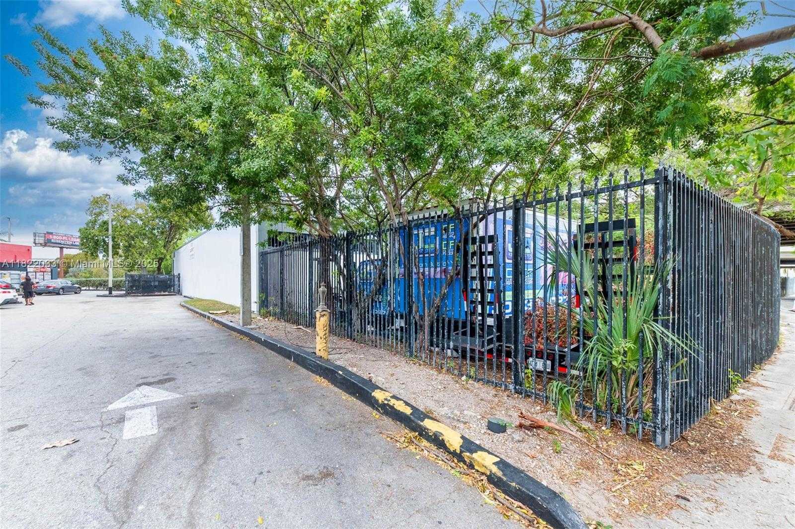 Small Image of 666 NORTH WEST 36TH ST, Miami Number 7