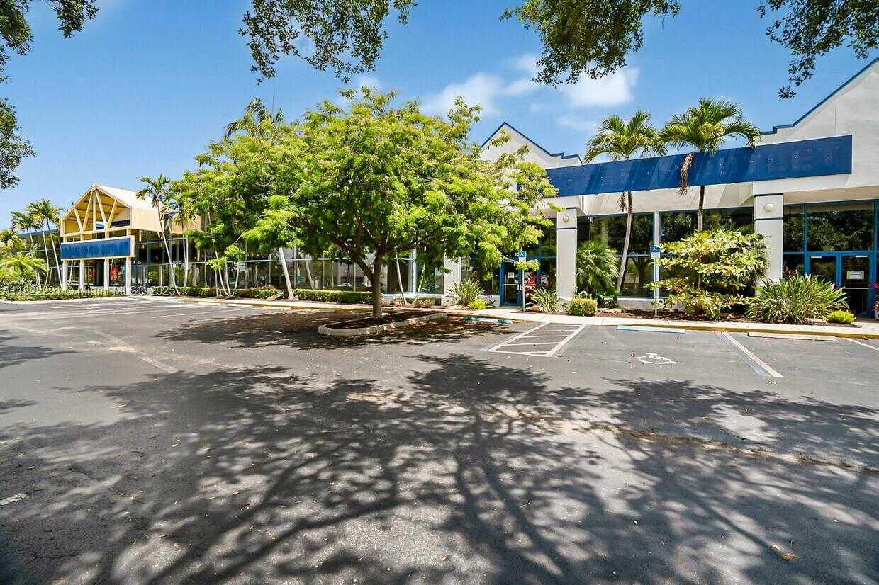 Small Image of 1605 WEST OAKLAND PARK BLVD, Oakland Park Number 3