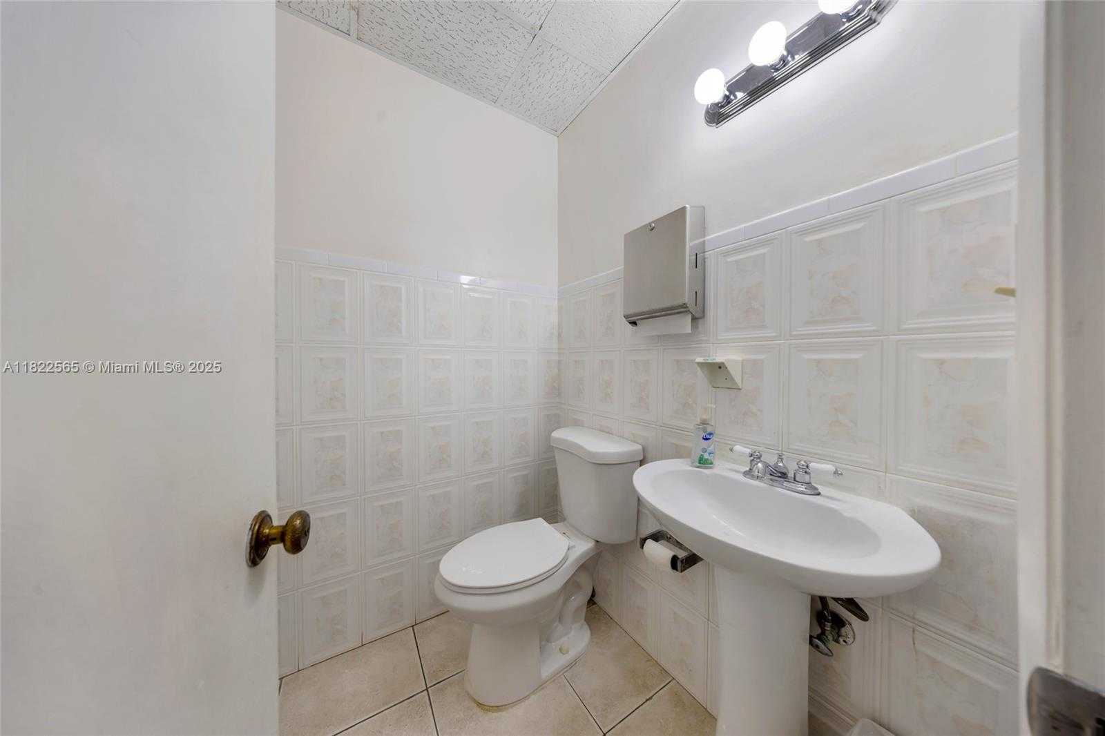 Small Image of 9765 SOUTH WEST 184TH ST, Palmetto Bay Number 12