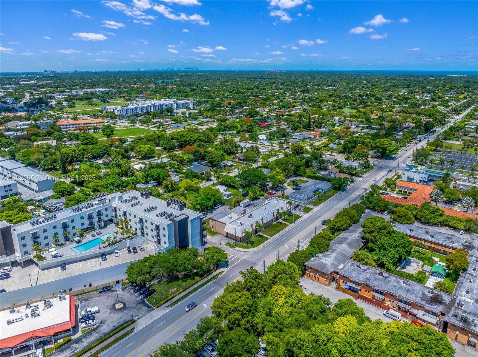 Small Image of 9765 SOUTH WEST 184TH ST, Palmetto Bay Number 43
