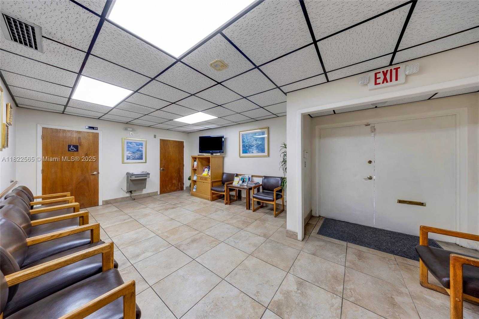 Small Image of 9765 SOUTH WEST 184TH ST, Palmetto Bay Number 6