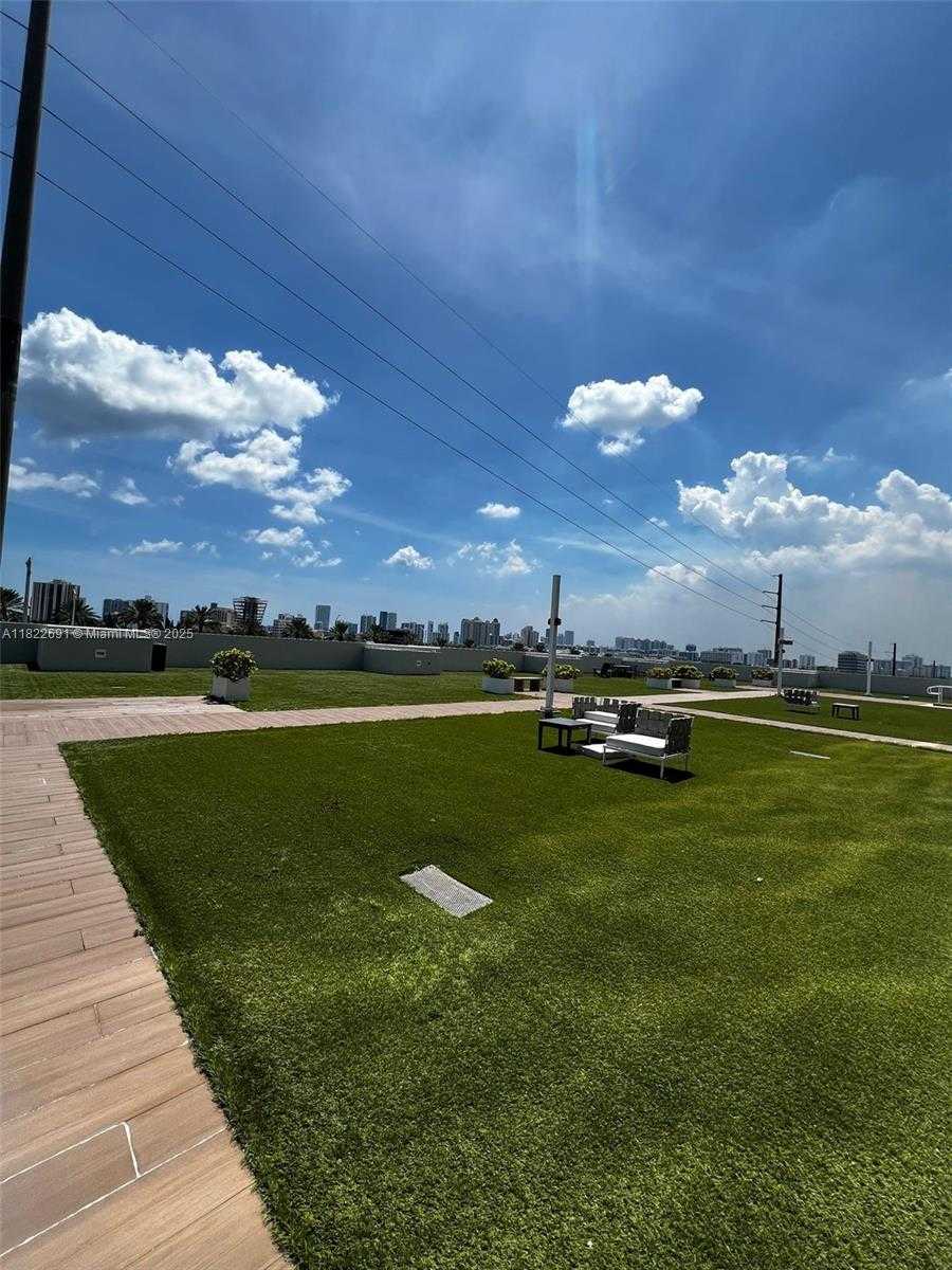 Small Image of 20200 WEST DIXIE HWY #603, Miami Number 31