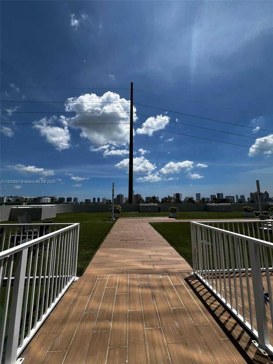 Small Image of 20200 WEST DIXIE HWY #603, Miami Number 33