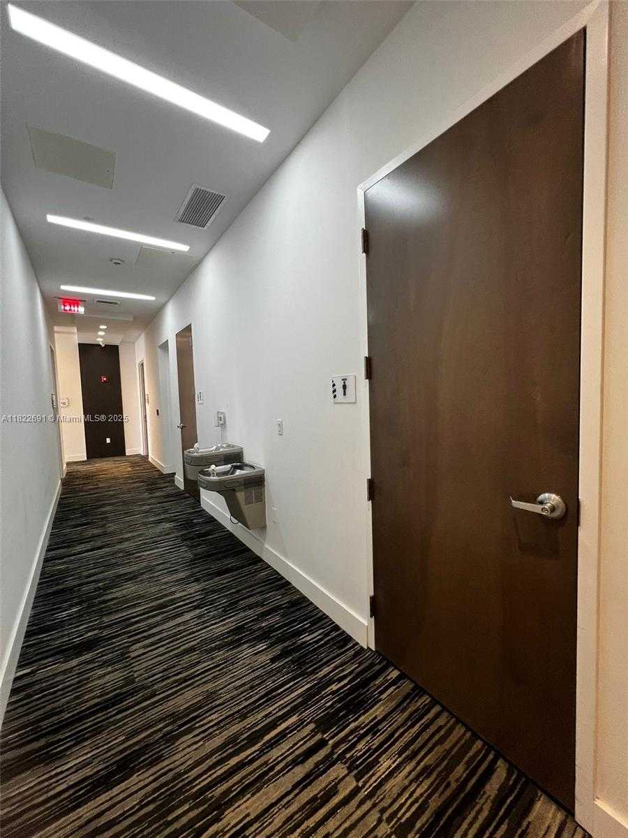Small Image of 20200 WEST DIXIE HWY #603, Miami Number 38