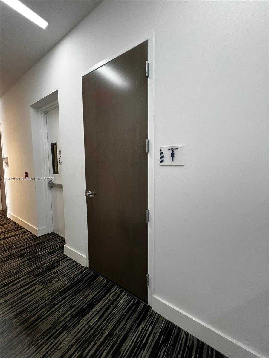 Small Image of 20200 WEST DIXIE HWY #603, Miami Number 39