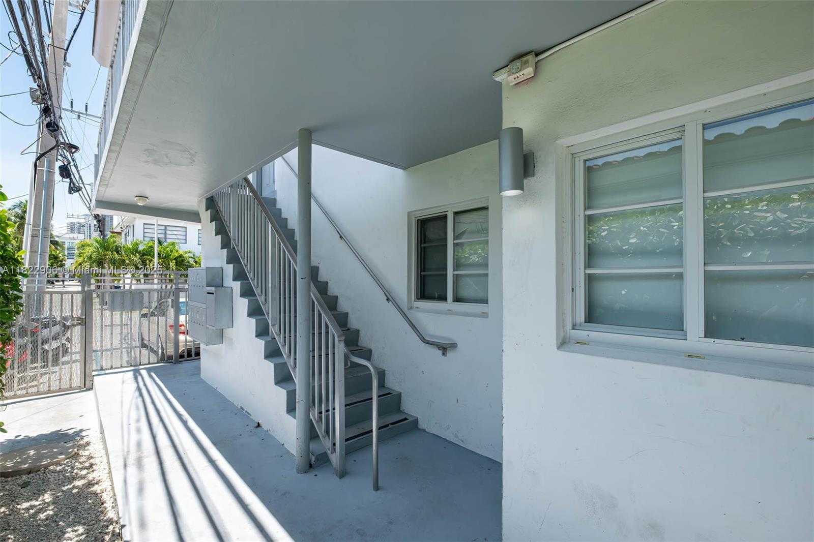 Small Image of Miami Beach Number 4