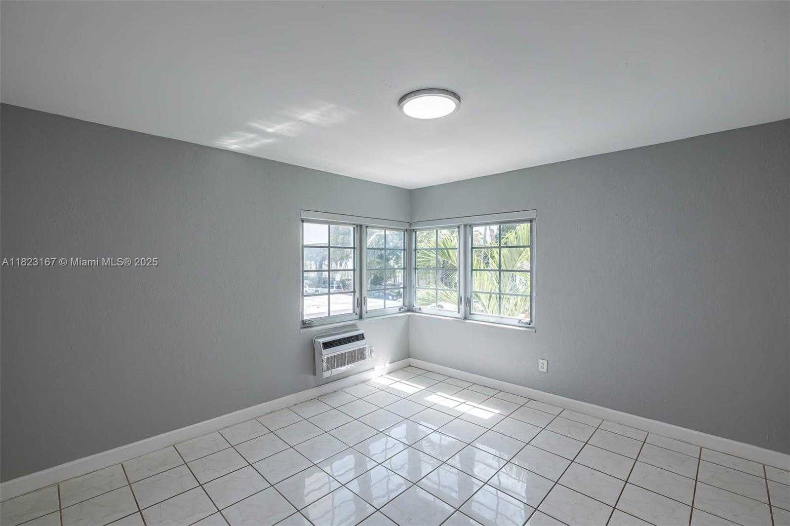 Small Image of Miami Beach Number 13