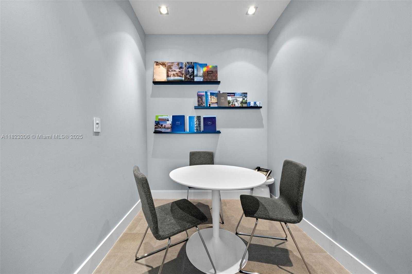 Small Image of 175 SE 7th St, Miami, FL 33131, USA Number 19