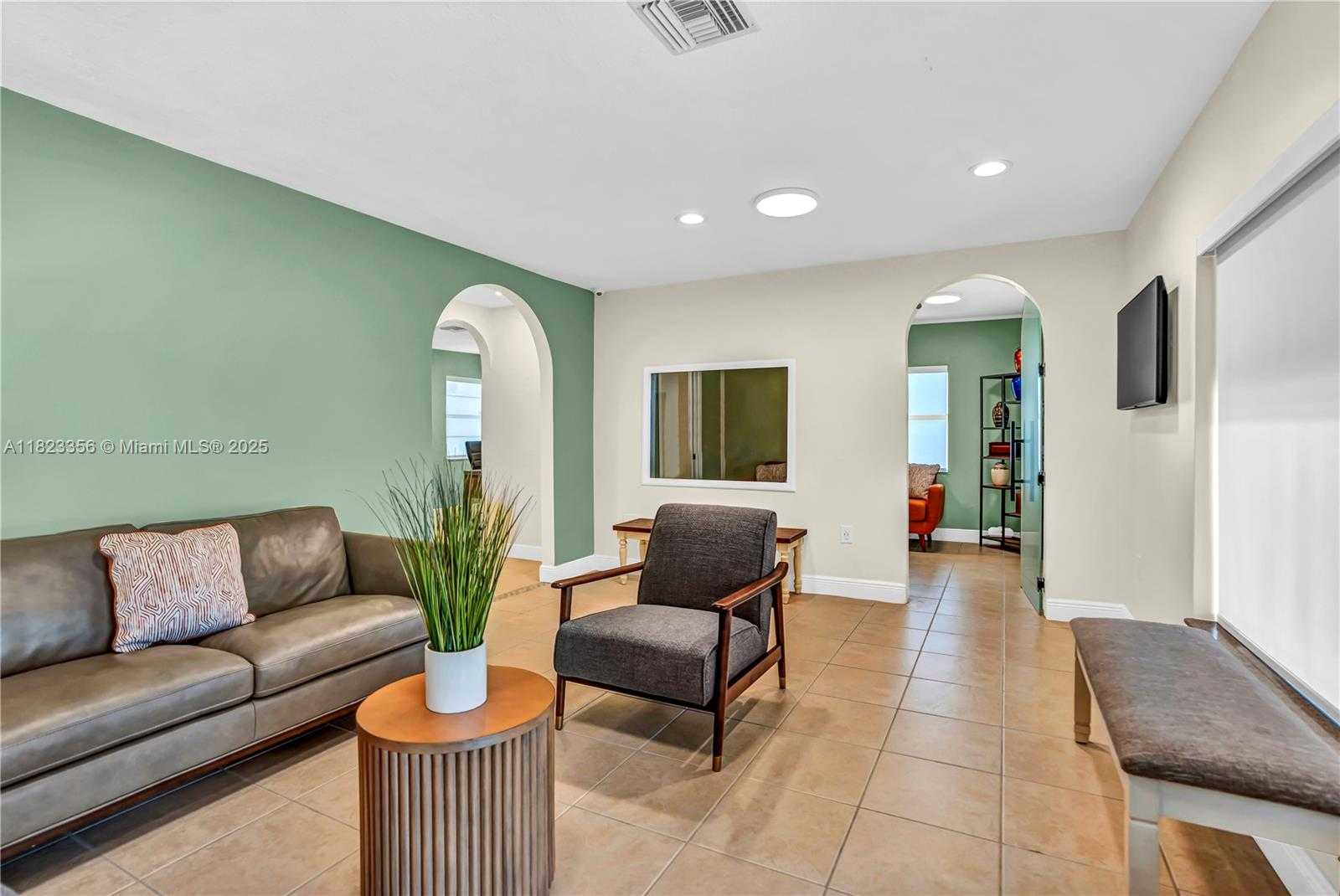 Small Image of 481 EAST COMMERCIAL BLVD, Oakland Park Number 5