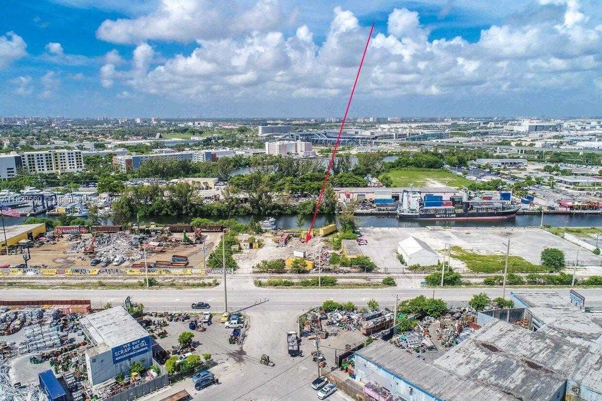 Small Image of 3440 NORTH WEST NORTH RIVER DR, Miami Number 7