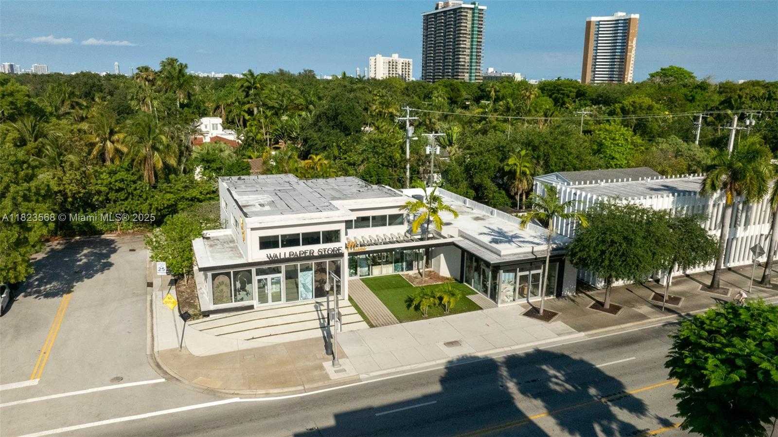 Small Image of 7111 BISCAYNE BLVD, Miami Number 5