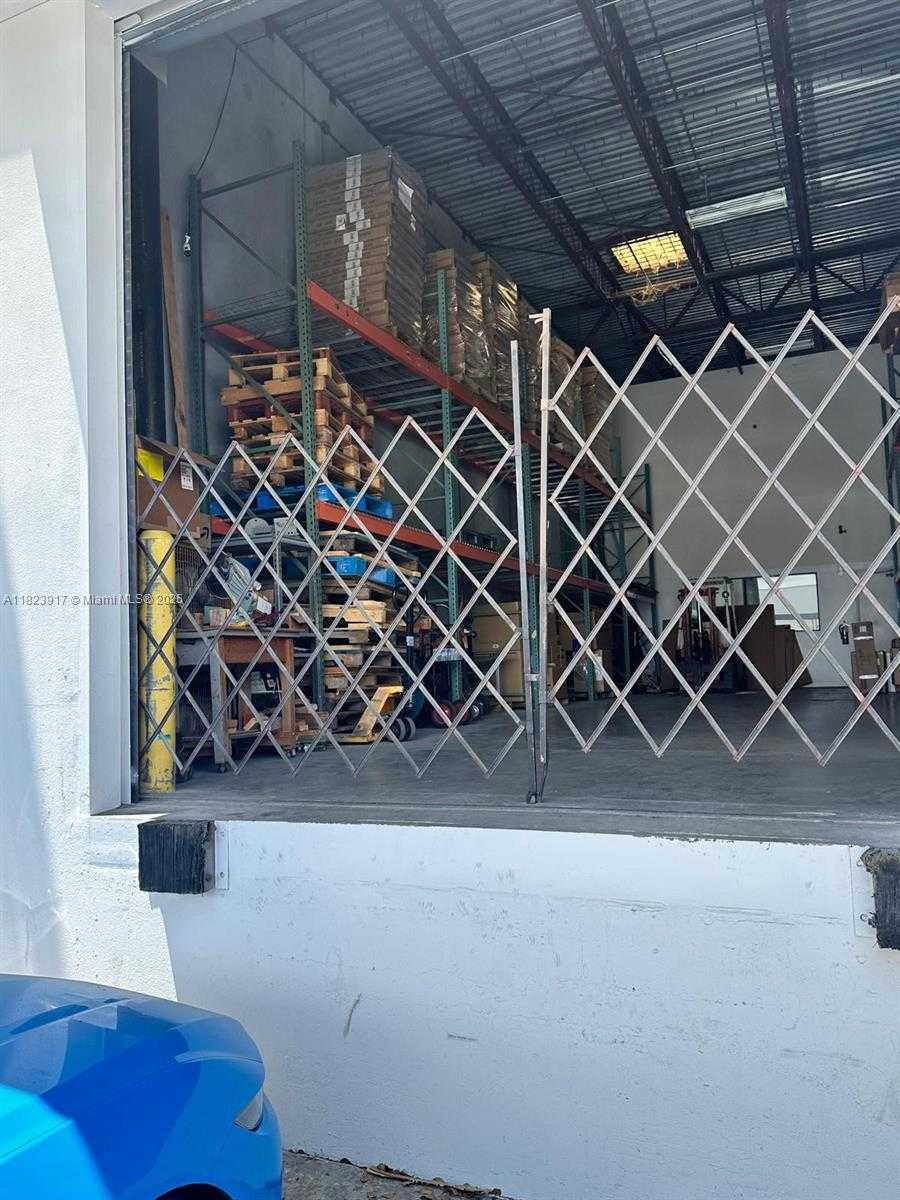 Small Image of 11801 NORTH WEST 100TH RD, Medley Number 3