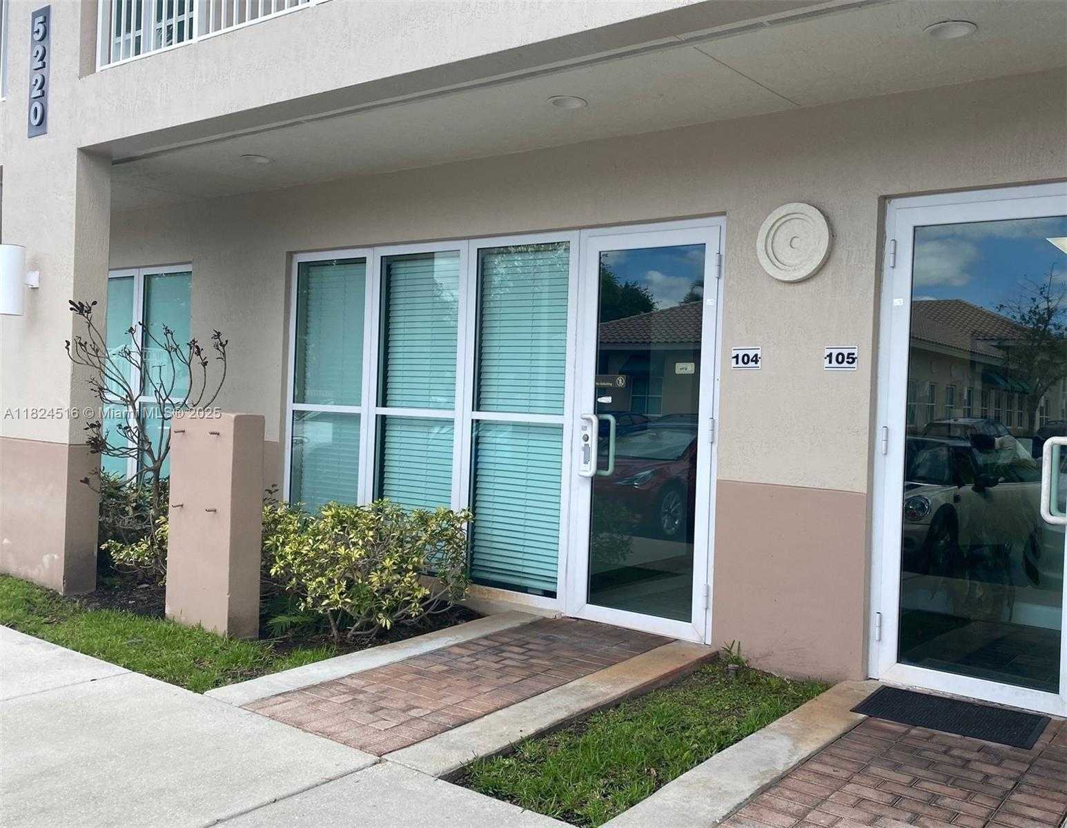 Small Image of 5220 SOUTH UNIVERSITY DR #104C, Davie Number 2