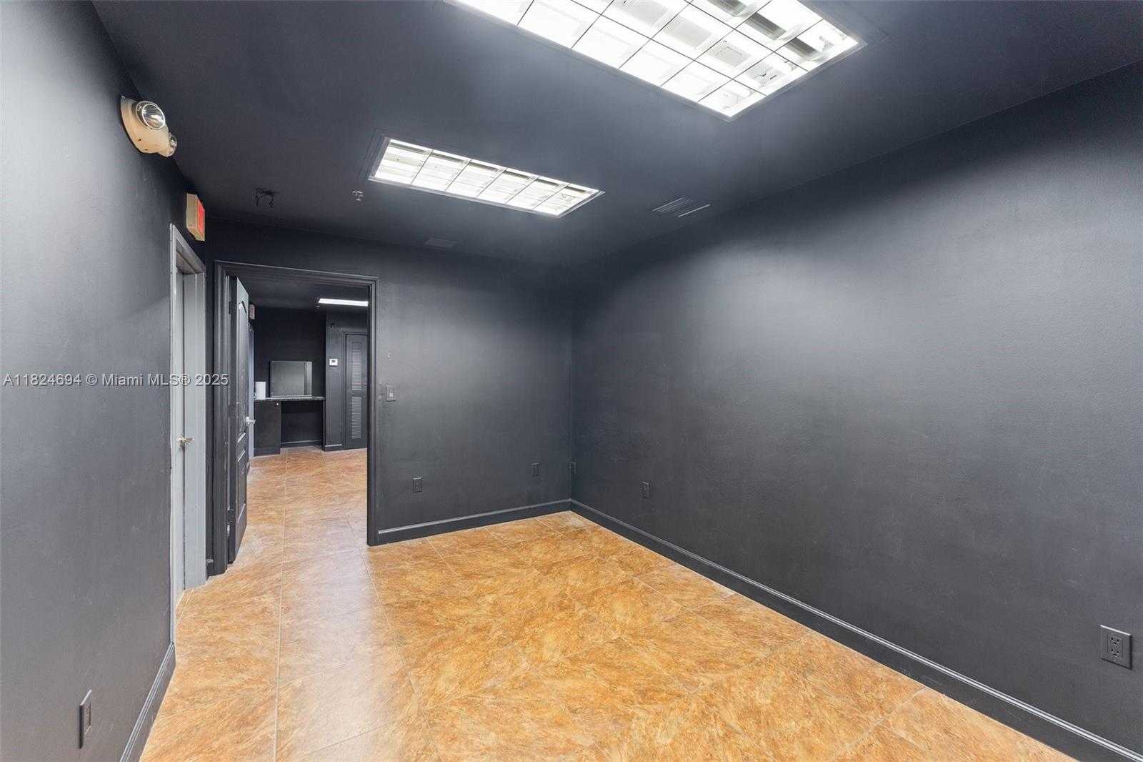 Small Image of 13816 SOUTH WEST 142ND AVE #33, Miami Number 9