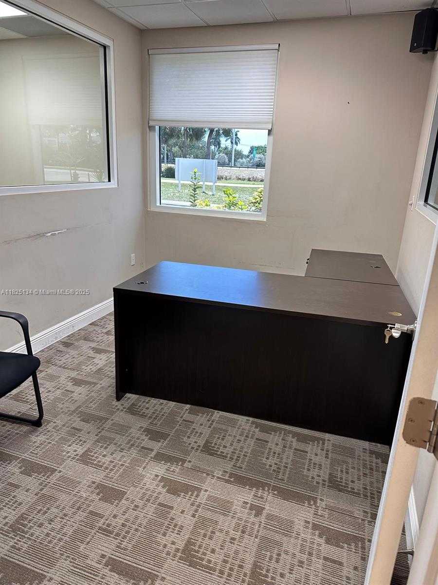 Small Image of 5397 ORANGE DR #103, Davie Number 13