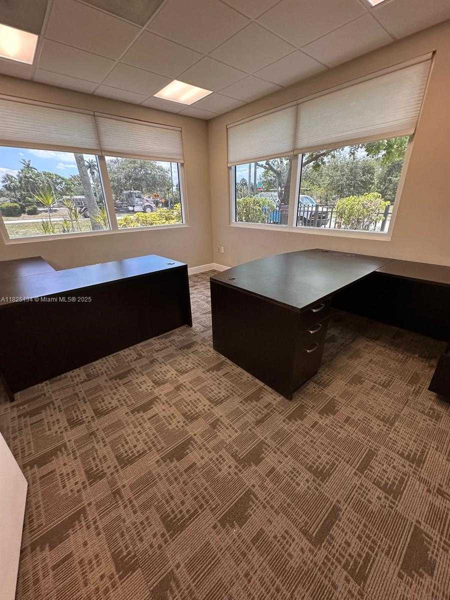 Small Image of 5397 ORANGE DR #103, Davie Number 17