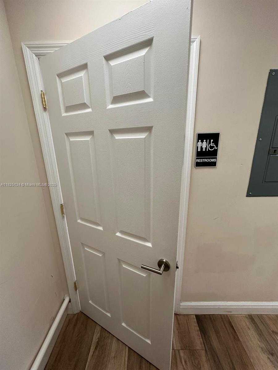 Small Image of 5397 ORANGE DR #103, Davie Number 20
