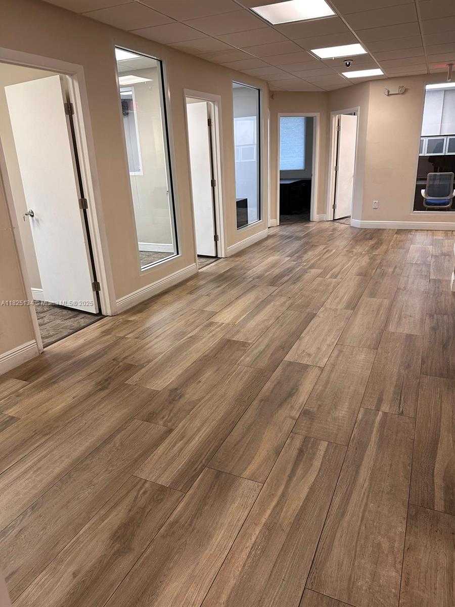 Small Image of 5397 ORANGE DR #103, Davie Number 6