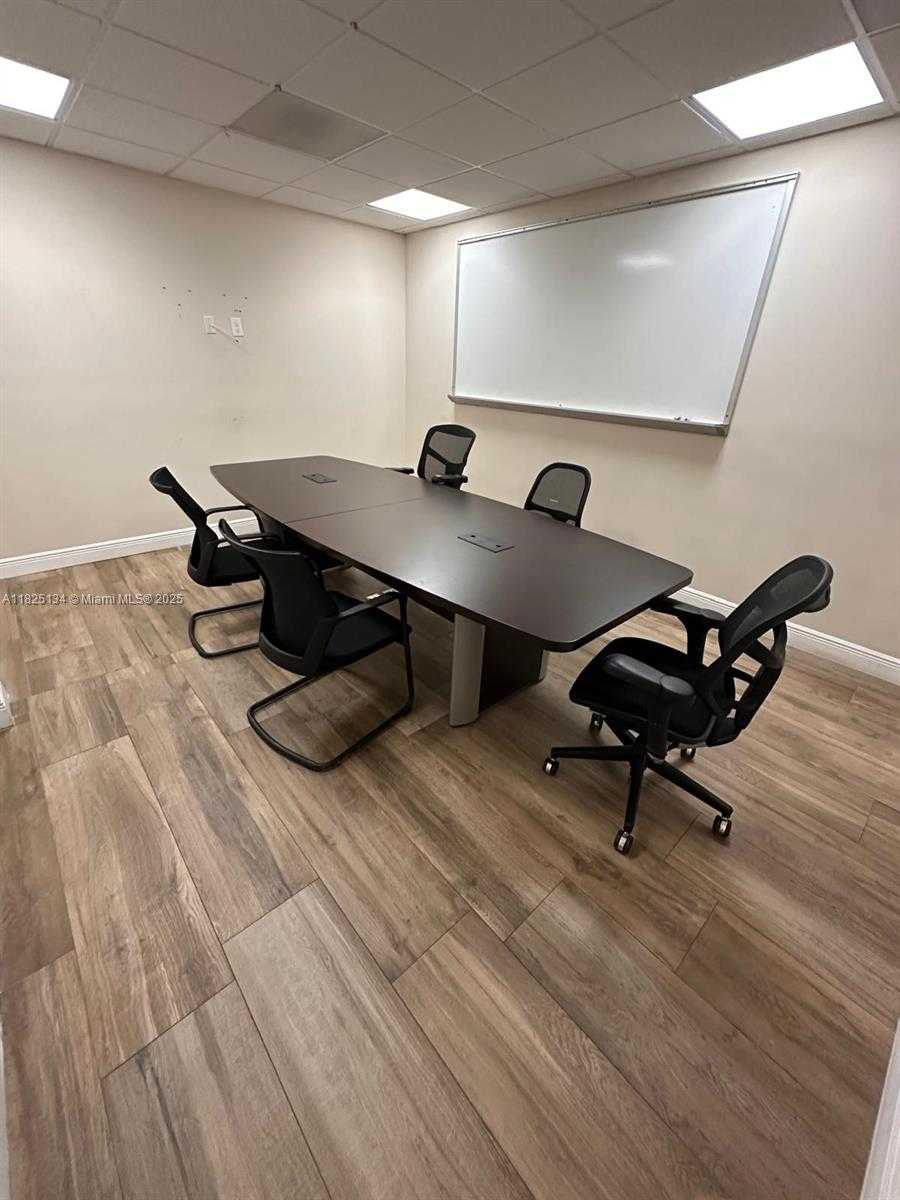 Small Image of 5397 ORANGE DR #103, Davie Number 9