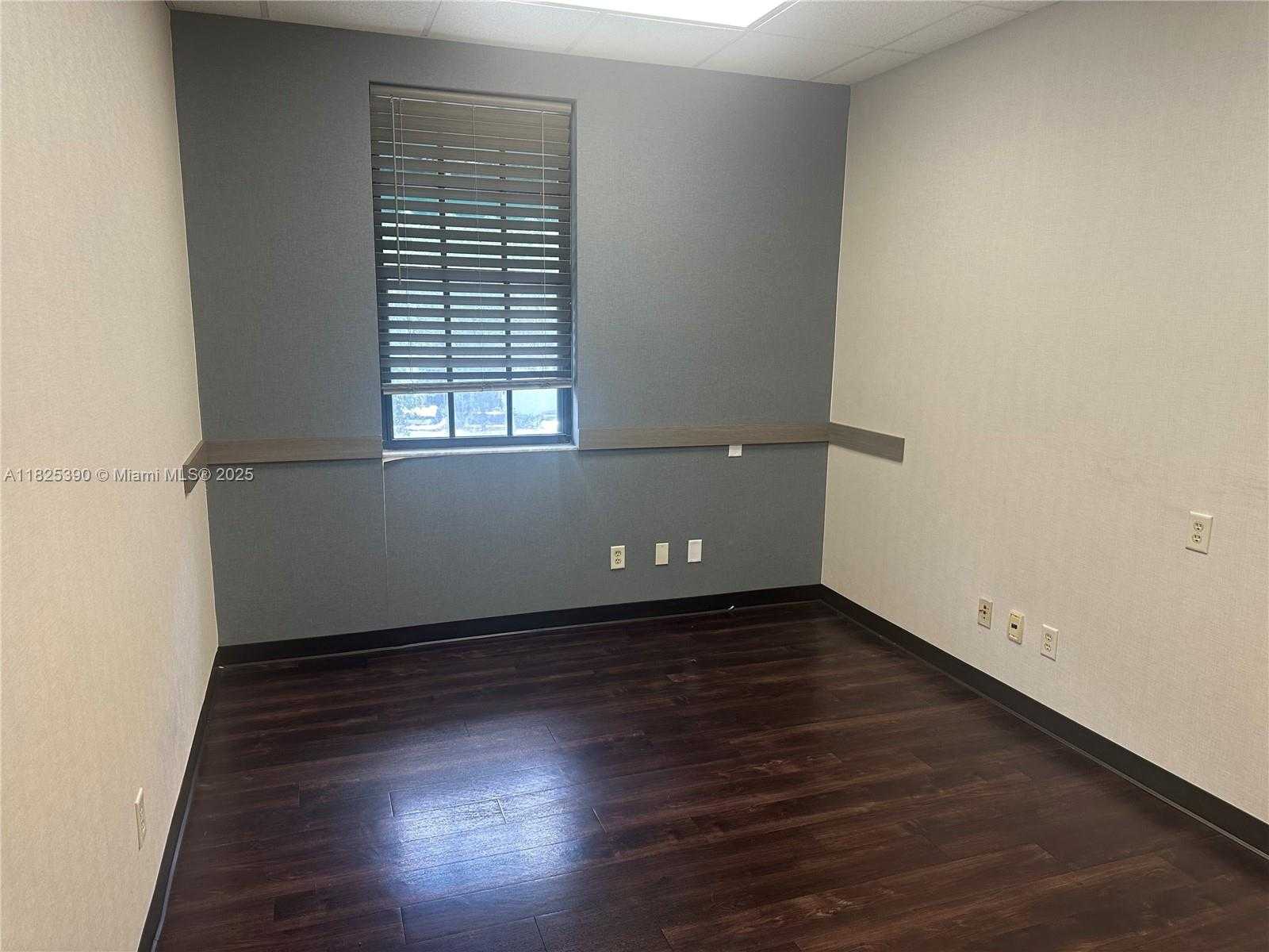 Small Image of 6600 NORTH COW PEN RD, Miami Lakes Number 10