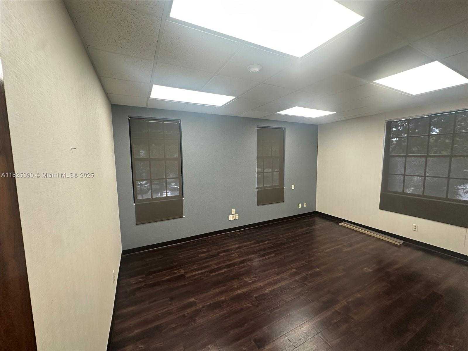 Small Image of 6600 NORTH COW PEN RD, Miami Lakes Number 13