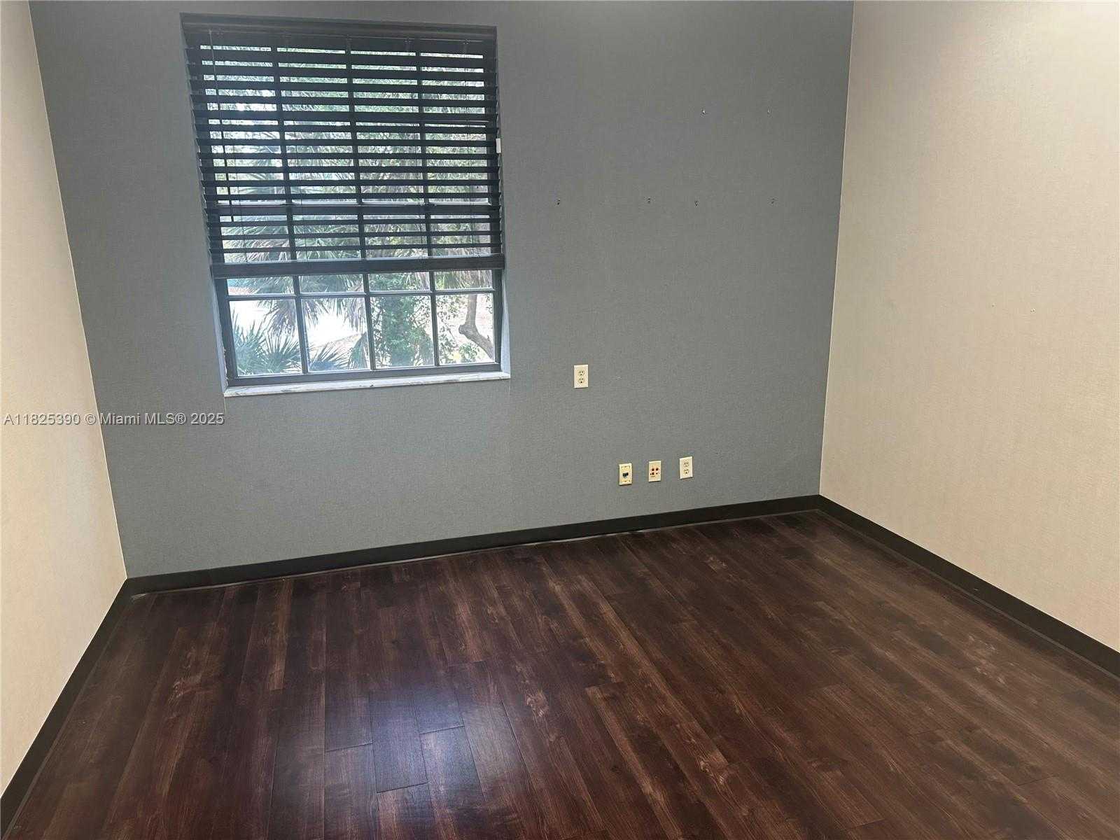 Small Image of 6600 NORTH COW PEN RD, Miami Lakes Number 15