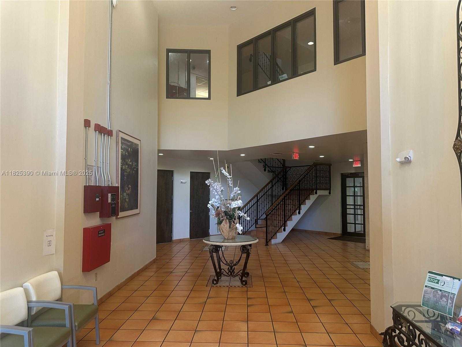 Small Image of 6600 NORTH COW PEN RD, Miami Lakes Number 4