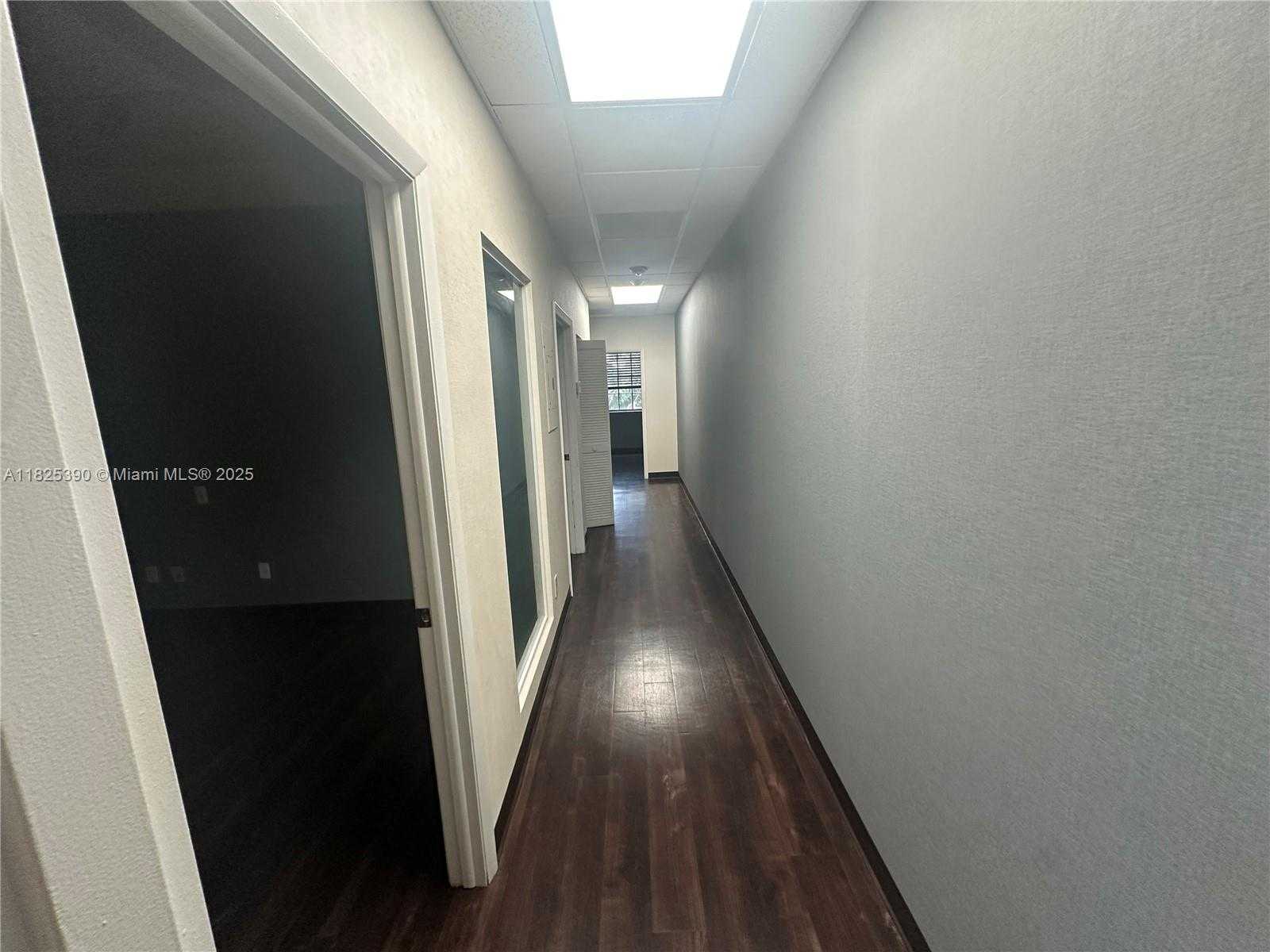 Small Image of 6600 NORTH COW PEN RD, Miami Lakes Number 7