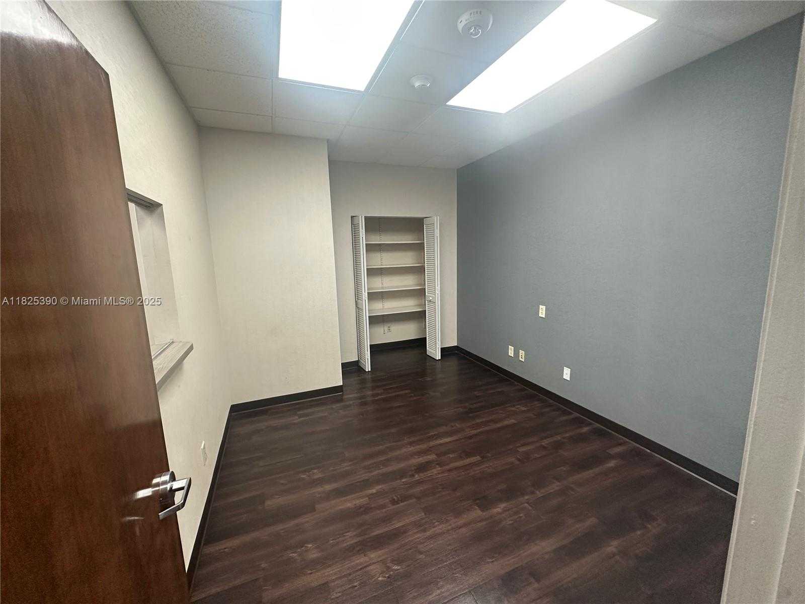Small Image of 6600 NORTH COW PEN RD, Miami Lakes Number 8