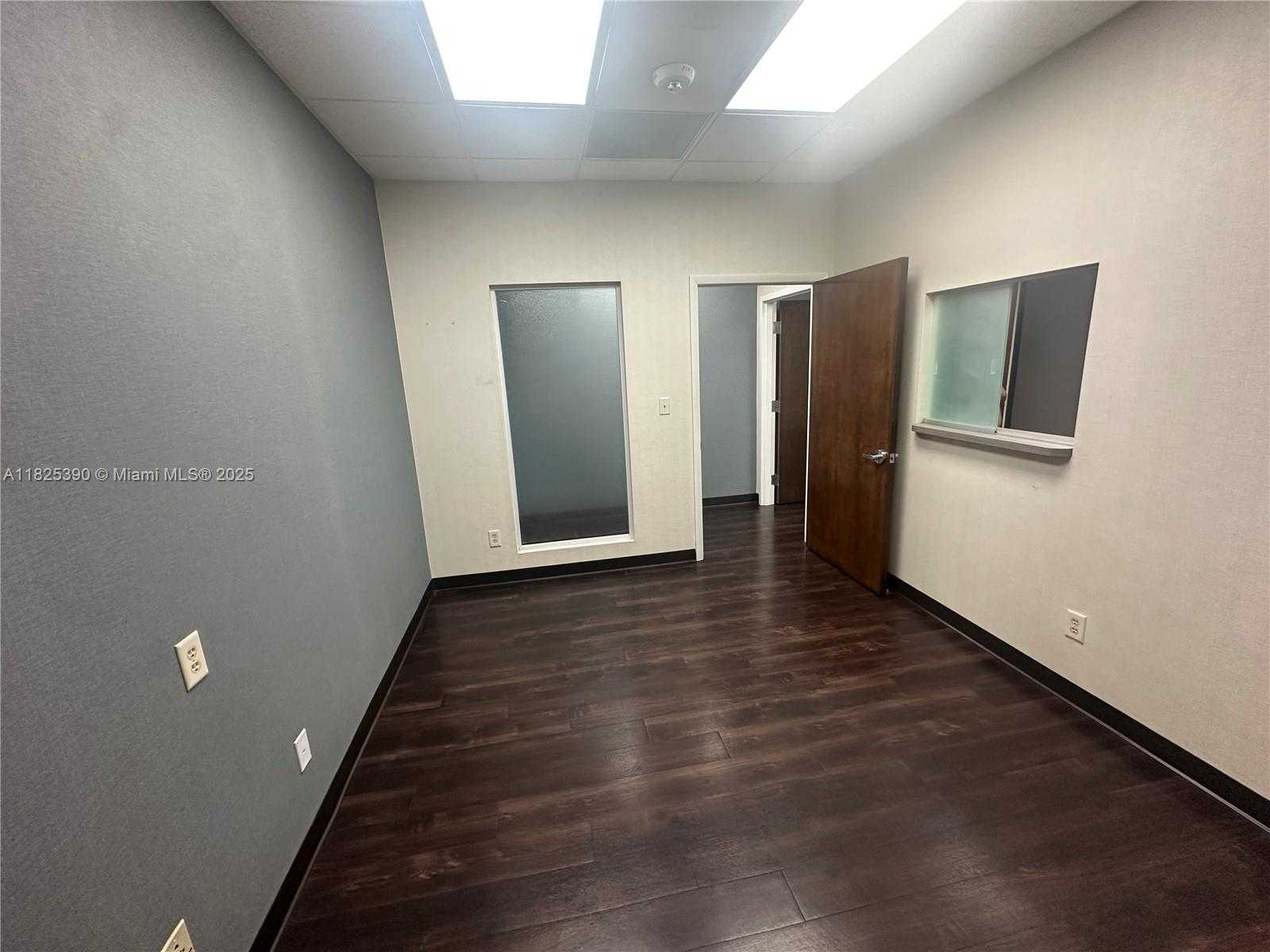 Small Image of 6600 NORTH COW PEN RD, Miami Lakes Number 9