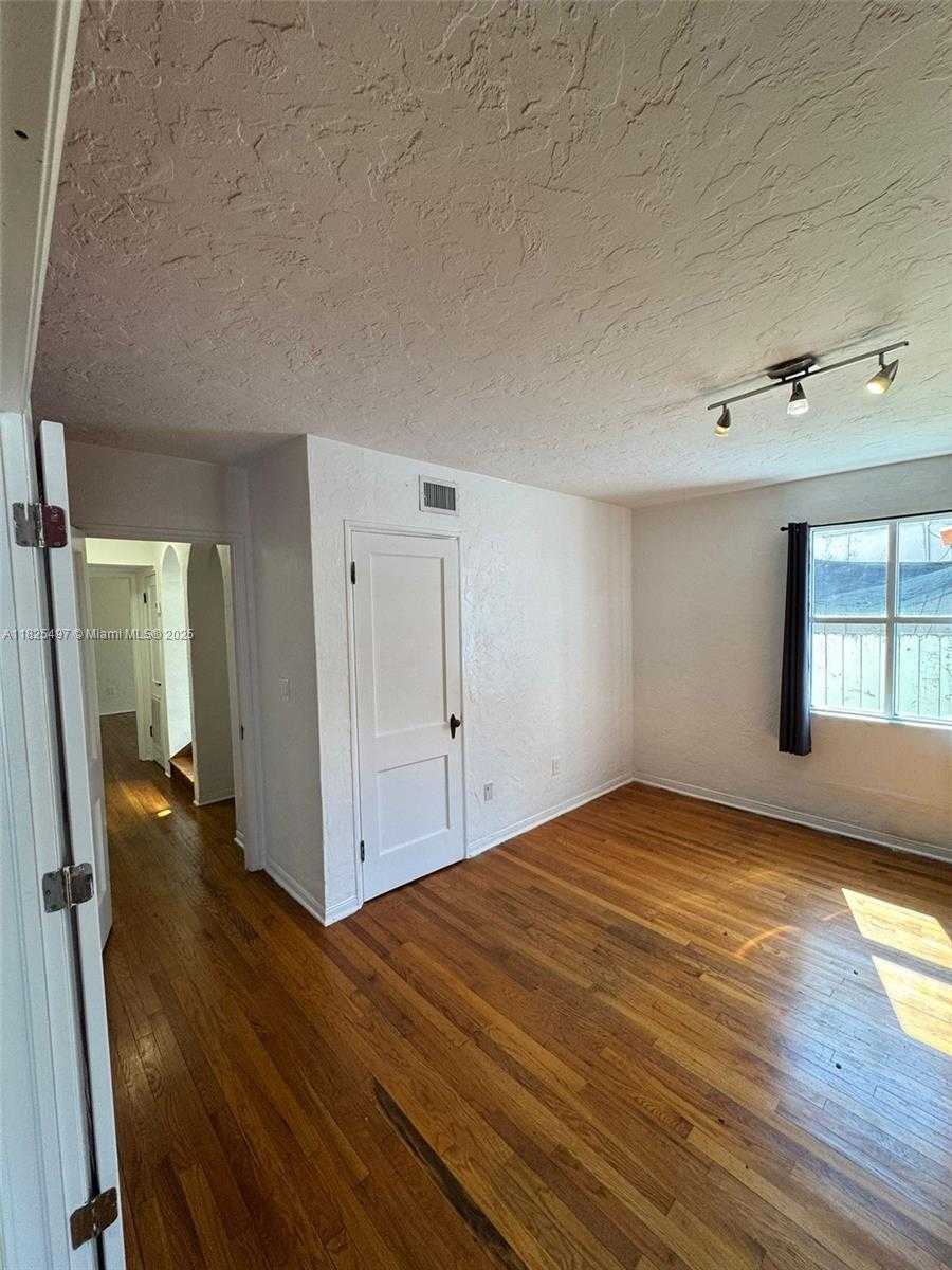 Small Image of 1247 ALTON RD, Miami Beach Number 12