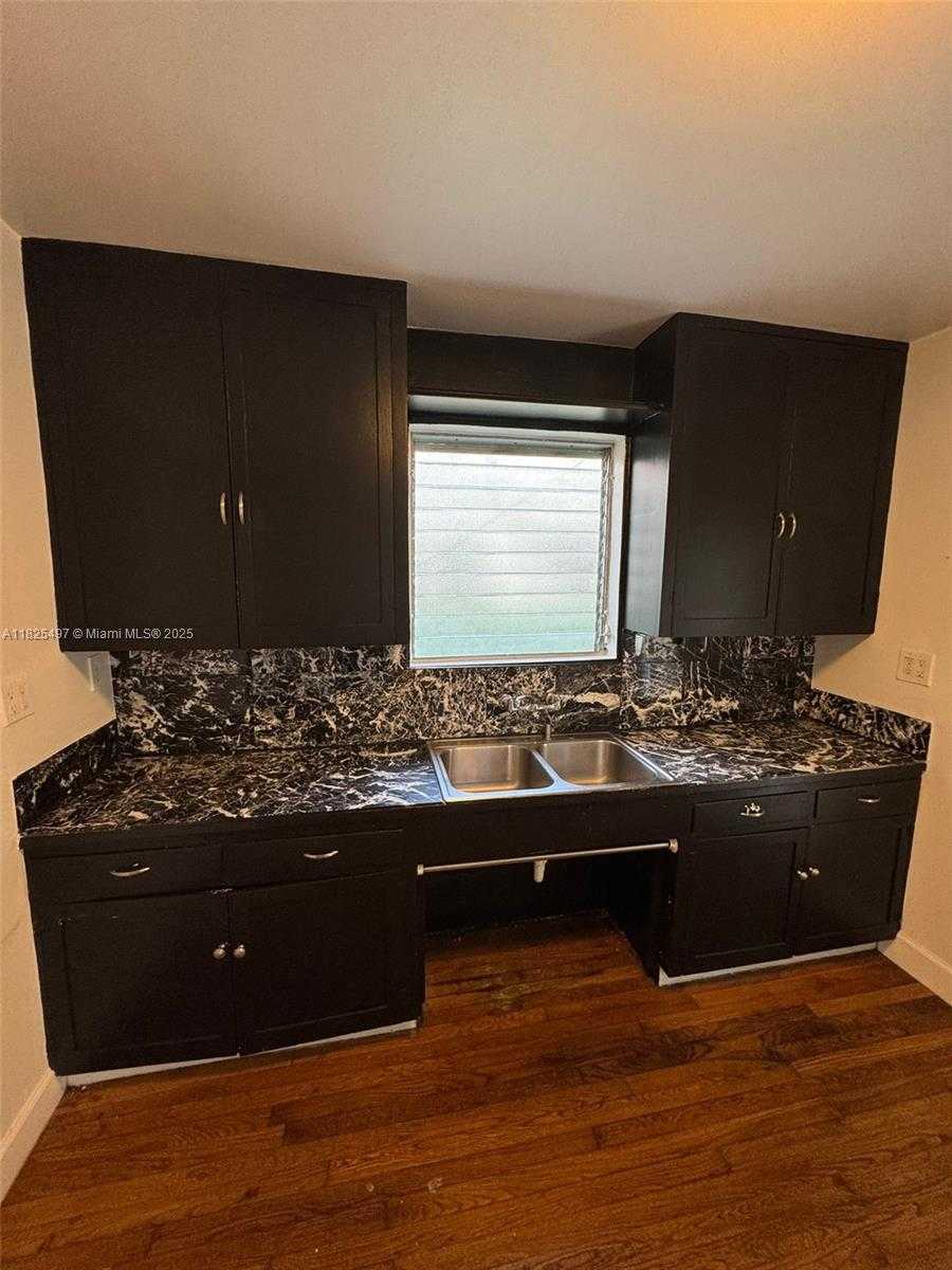 Small Image of 1247 ALTON RD, Miami Beach Number 18