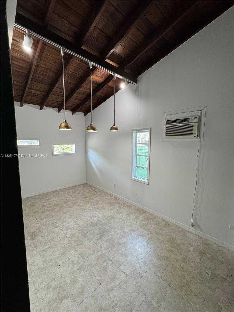 Small Image of 1247 ALTON RD, Miami Beach Number 7