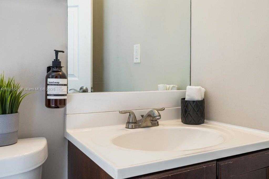 Small Image of 505 SOUTH EAST 20TH ST #1-5, Fort Lauderdale Number 15