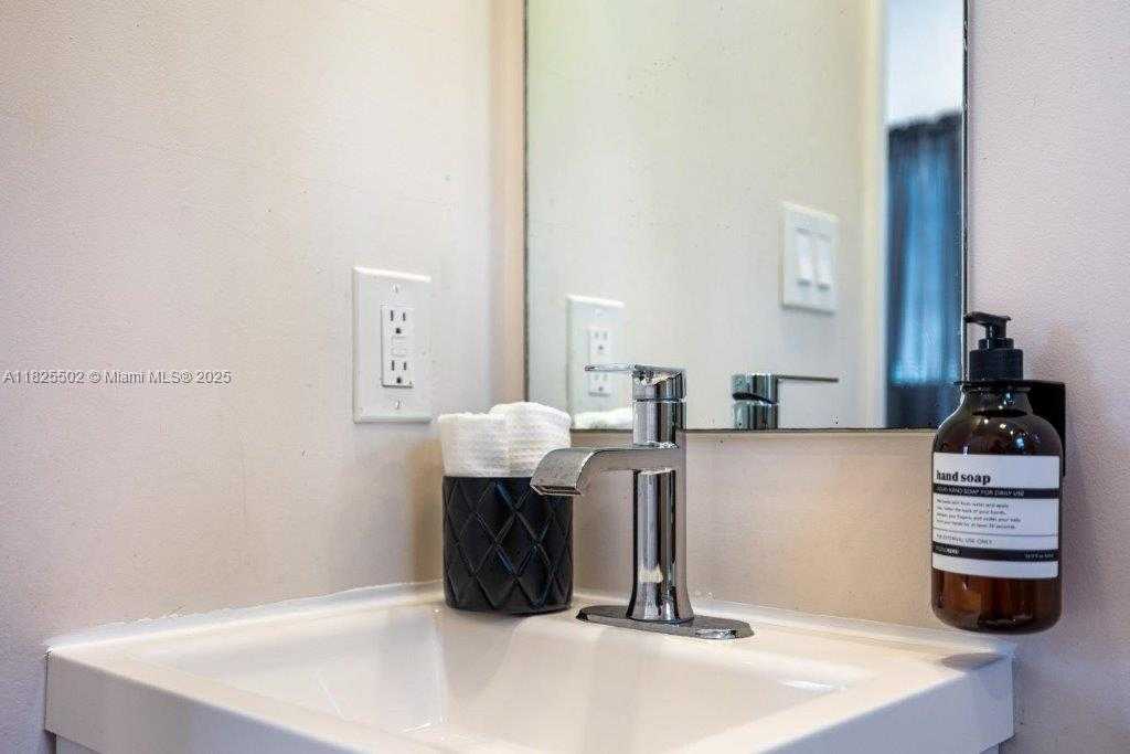 Small Image of 505 SOUTH EAST 20TH ST #1-5, Fort Lauderdale Number 34