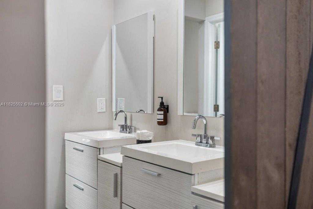 Small Image of 505 SOUTH EAST 20TH ST #1-5, Fort Lauderdale Number 71