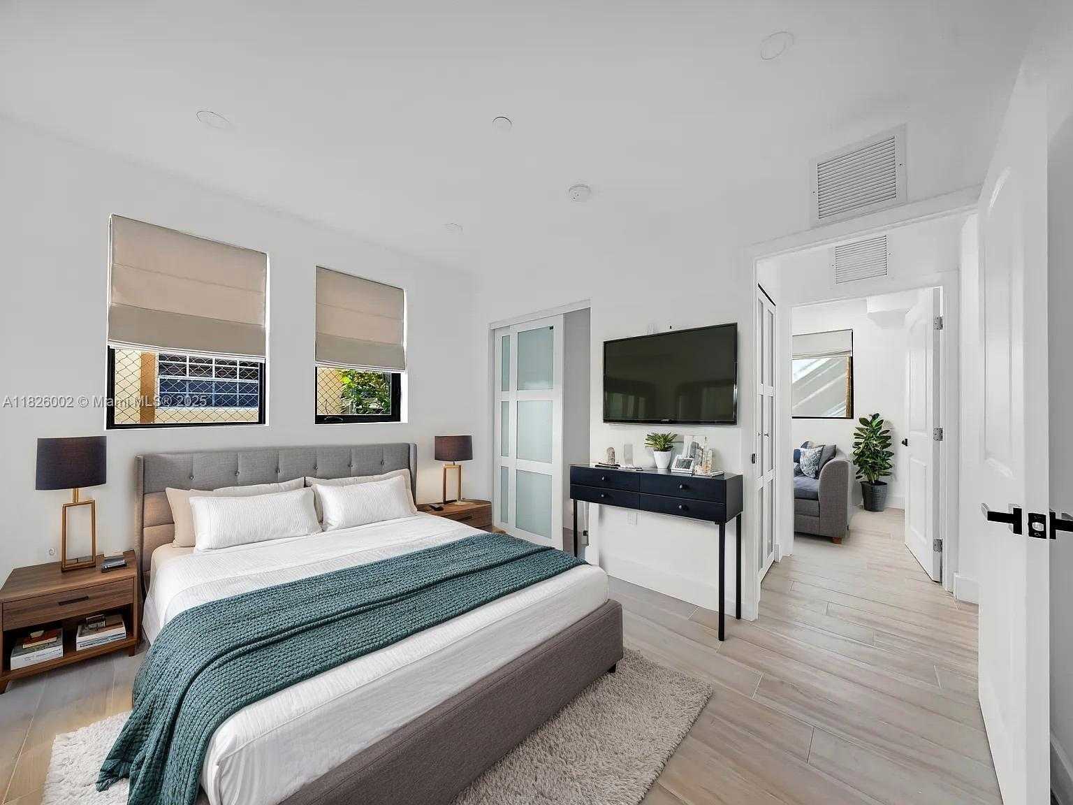 Small Image of 1037 NORTH WEST 2ND ST, Miami Number 7