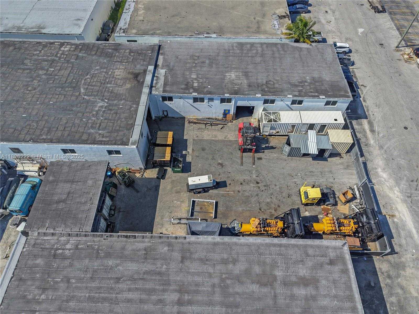 Small Image of 300 EAST 10TH CT, Hialeah Number 2