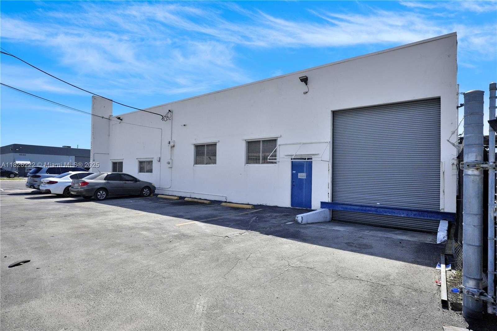 Small Image of 300 EAST 10TH CT, Hialeah Number 3
