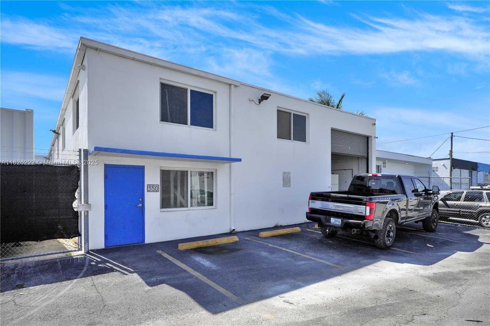 Small Image of 300 EAST 10TH CT, Hialeah Number 4