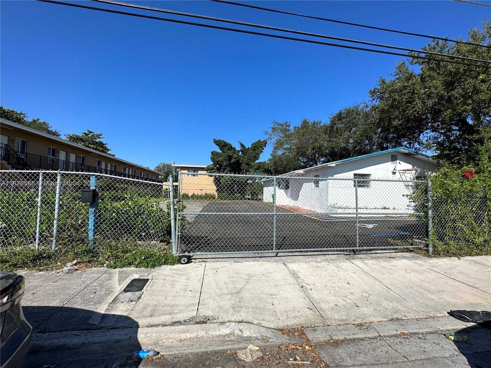Small Image of 1881 ALI BABA AVE, Opa-Locka Number 4